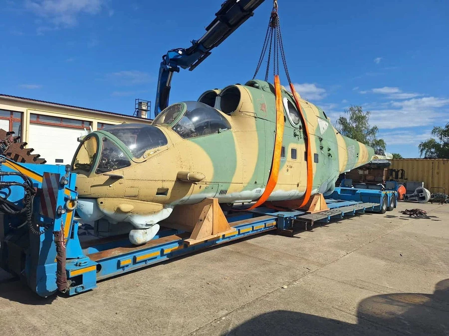 Trực thăng Mi-24 cũ được bán cho một khách hàng không xác định Trực thăng Mi-24 cũ được bán cho một khách hàng không xác định