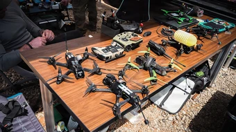 Tướng Mỹ thừa nhận phòng không bất lực trước bầy đàn drone trong nước