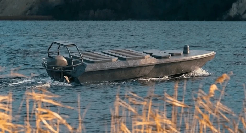 Ukraine hé lộ "tàu sân bay" không người lái mang 27 UAV AI Ukraine hé lộ "tàu sân bay" không người lái mang 27 UAV AI