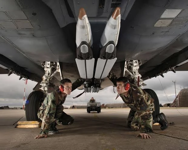 Vì sao bom GBU-39 trên máy bay F-16 không giúp ích gì cho Không quân Ukraine? Vì sao bom GBU-39 trên máy bay F-16 không giúp ích gì cho Không quân Ukraine?