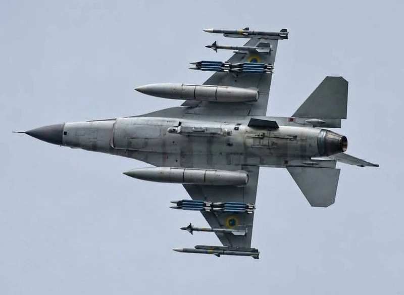 Vì sao bom GBU-39 trên máy bay F-16 không giúp ích gì cho Không quân Ukraine? Vì sao bom GBU-39 trên máy bay F-16 không giúp ích gì cho Không quân Ukraine?