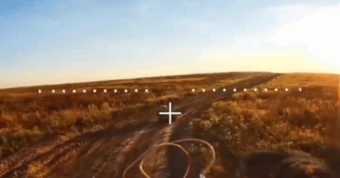 Video FPV cảm tử Nga tấn công loạt người máy quân sự của Ukraine