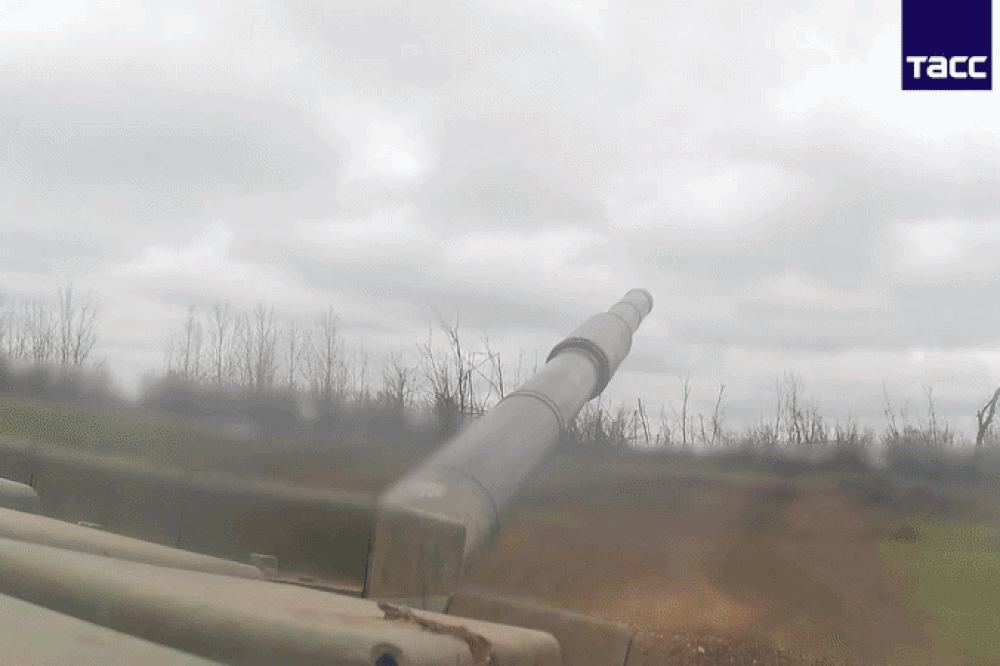 Video kíp xe tăng T-80BVM Nga bắn phá công sự của Ukraine ở Zaporizhzhia Video kíp xe tăng T-80BVM Nga bắn phá công sự của Ukraine ở Zaporizhzhia