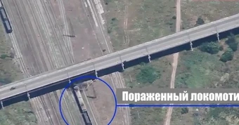 Video UAV cảm tử Nga bắn nổ 2 đoàn tàu của Ukraine ở tiền tuyến