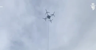 Video UAV Ukraine thả robot chiến đấu vào hậu tuyến của Nga