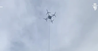 Video UAV Ukraine thả robot chiến đấu vào hậu tuyến của Nga