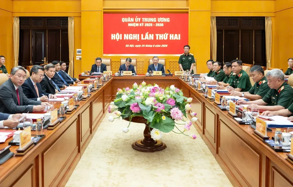 Bảo vệ Tổ quốc từ sớm, từ xa phải bắt đầu từ nhận diện sớm, dự báo xa và hành động trước Bảo vệ Tổ quốc từ sớm, từ xa phải bắt đầu từ nhận diện sớm, dự báo xa và hành động trước