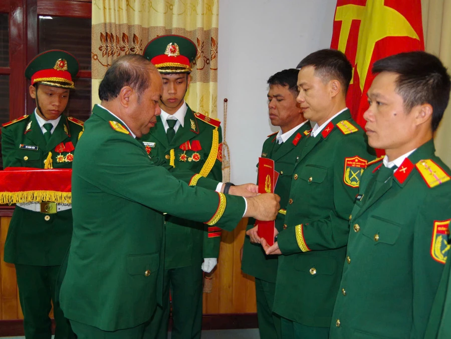 Bộ Quốc phòng đề xuất mới về chức vụ, chức danh, hạn tuổi của sĩ quan quân đội Bộ Quốc phòng đề xuất mới về chức vụ, chức danh, hạn tuổi của sĩ quan quân đội