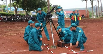 Bộ Quốc phòng giải đáp thắc mắc 'bắt buộc tham gia dân quân tự vệ do thiếu quân'