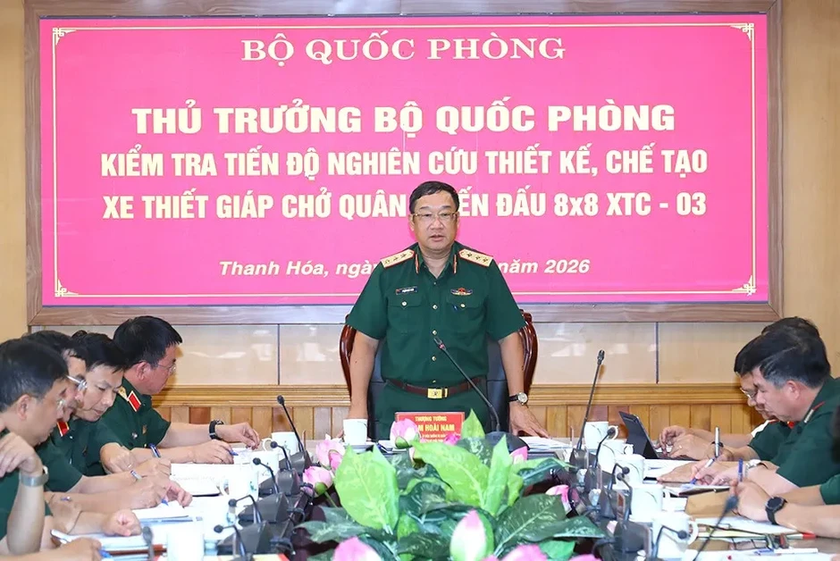 Bộ Quốc phòng kiểm tra tiến độ chế tạo xe thiết giáp chở quân chiến đấu XTC-03 Bộ Quốc phòng kiểm tra tiến độ chế tạo xe thiết giáp chở quân chiến đấu XTC-03