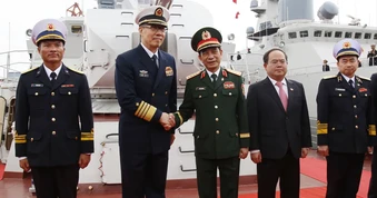 Bộ trưởng Bộ Quốc phòng Việt Nam và Trung Quốc dự lễ khởi hành tuần tra liên hợp hải quân hai nước