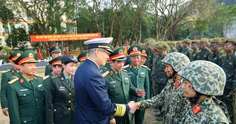 Bộ trưởng Quốc phòng Trung Quốc xem lính đặc công Việt Nam biểu diễn võ thuật