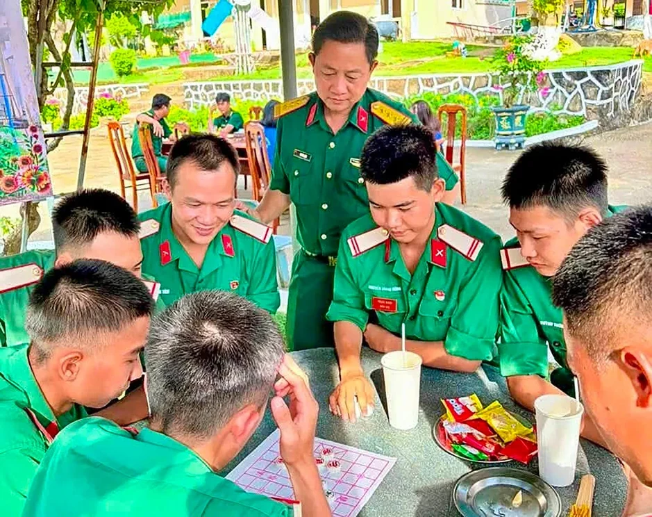 Cà phê sáng cùng chiến sĩ nơi biển đảo Cà phê sáng cùng chiến sĩ nơi biển đảo