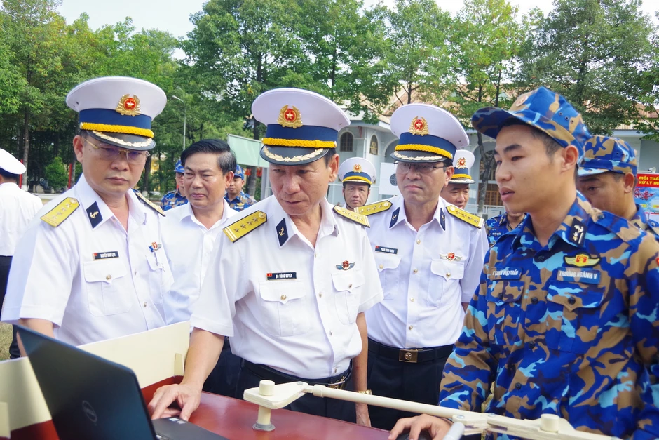 Các đơn vị Hải quân đồng loạt ra quân huấn luyện Các đơn vị Hải quân đồng loạt ra quân huấn luyện