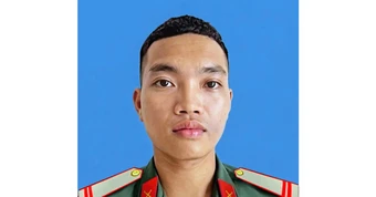 Chủ tịch nước truy tặng Huân chương Bảo vệ Tổ quốc cho chiến sĩ Cao Tuấn Anh