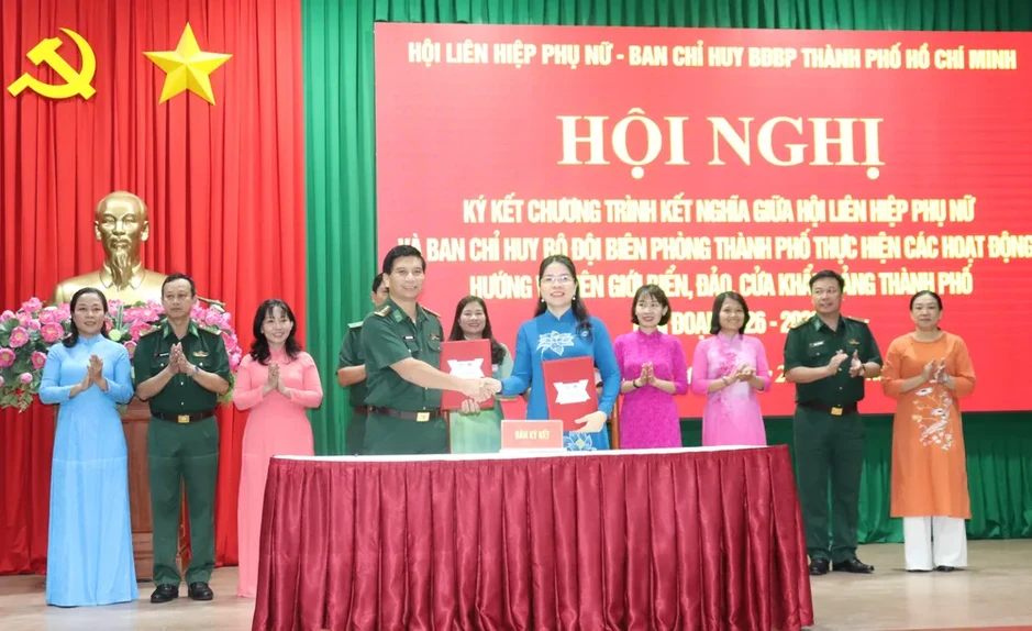 Chung tay hướng về biên giới biển, đảo, cửa khẩu cảng Chung tay hướng về biên giới biển, đảo, cửa khẩu cảng