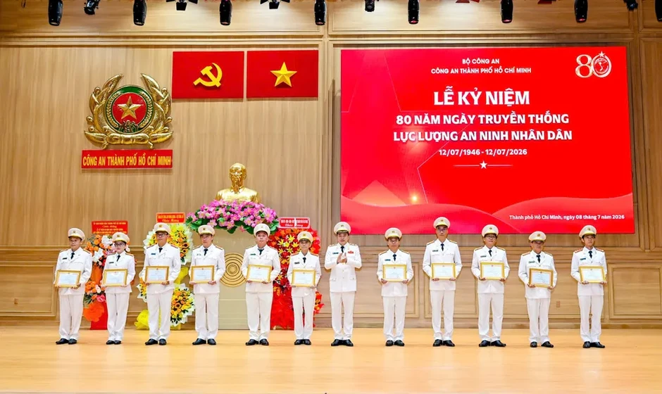 Công an TPHCM kỷ niệm 80 năm Ngày truyền thống lực lượng An ninh nhân dân Công an TPHCM kỷ niệm 80 năm Ngày truyền thống lực lượng An ninh nhân dân