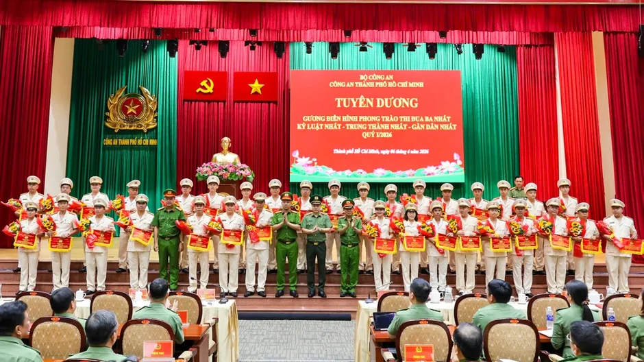 Công an TPHCM tuyên dương nhiều tập thể, cá nhân thực hiện phong trào "Ba nhất" Công an TPHCM tuyên dương nhiều tập thể, cá nhân thực hiện phong trào "Ba nhất"