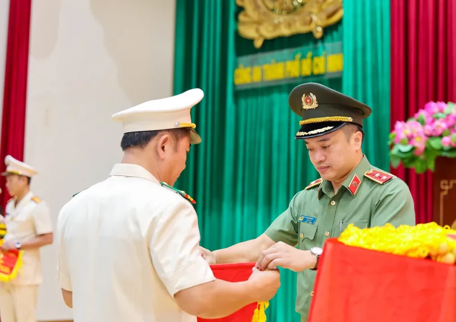 Công an TPHCM tuyên dương nhiều tập thể, cá nhân thực hiện phong trào "Ba nhất" Công an TPHCM tuyên dương nhiều tập thể, cá nhân thực hiện phong trào "Ba nhất"