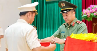 Công an TPHCM tuyên dương nhiều tập thể, cá nhân thực hiện phong trào "Ba nhất"