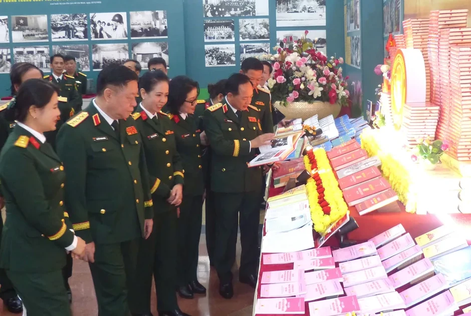 Công tác tư tưởng “đi trước, mở đường” nhằm thống nhất nhận thức và hành động toàn quân