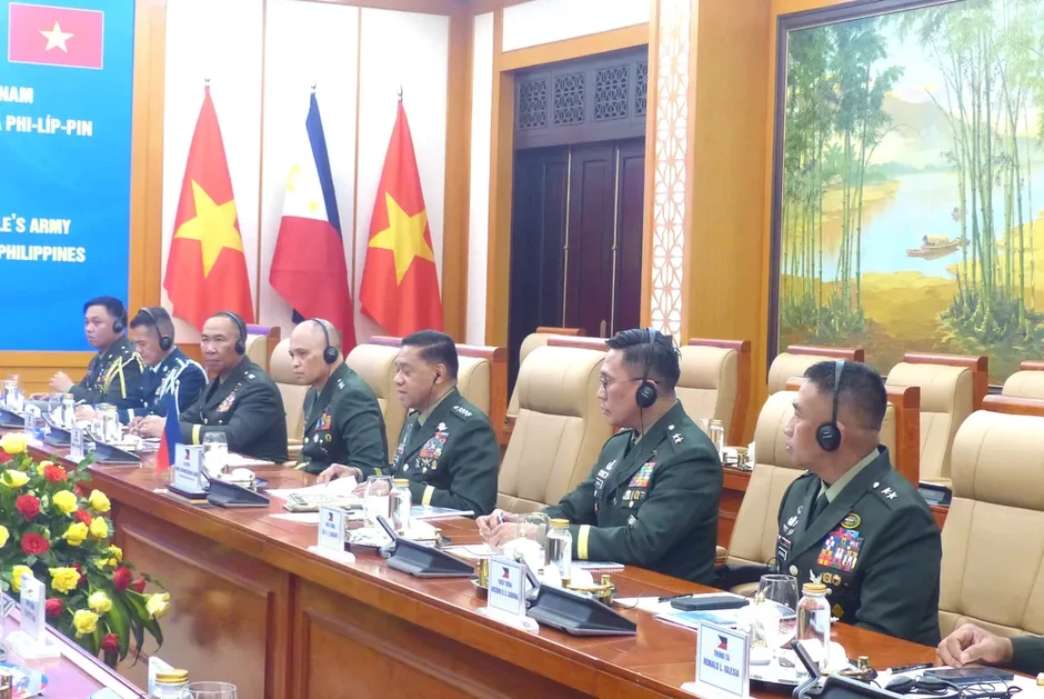 Đại tướng Nguyễn Tân Cương hội đàm với Tham mưu trưởng Lực lượng vũ trang Philippines Đại tướng Nguyễn Tân Cương hội đàm với Tham mưu trưởng Lực lượng vũ trang Philippines