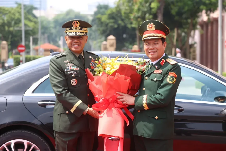 Đại tướng Nguyễn Tân Cương hội đàm với Tham mưu trưởng Lực lượng vũ trang Philippines Đại tướng Nguyễn Tân Cương hội đàm với Tham mưu trưởng Lực lượng vũ trang Philippines