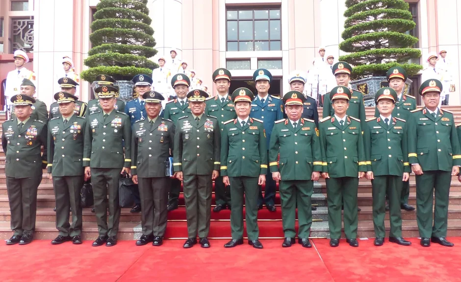 Đại tướng Nguyễn Tân Cương hội đàm với Tham mưu trưởng Lực lượng vũ trang Philippines Đại tướng Nguyễn Tân Cương hội đàm với Tham mưu trưởng Lực lượng vũ trang Philippines