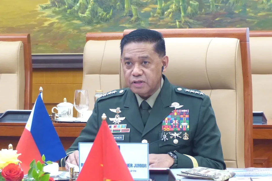 Đại tướng Nguyễn Tân Cương hội đàm với Tham mưu trưởng Lực lượng vũ trang Philippines Đại tướng Nguyễn Tân Cương hội đàm với Tham mưu trưởng Lực lượng vũ trang Philippines
