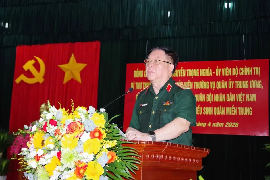 Đại tướng Nguyễn Trọng Nghĩa thăm, làm việc tại Trường Thiếu sinh quân miền Trung Đại tướng Nguyễn Trọng Nghĩa thăm, làm việc tại Trường Thiếu sinh quân miền Trung
