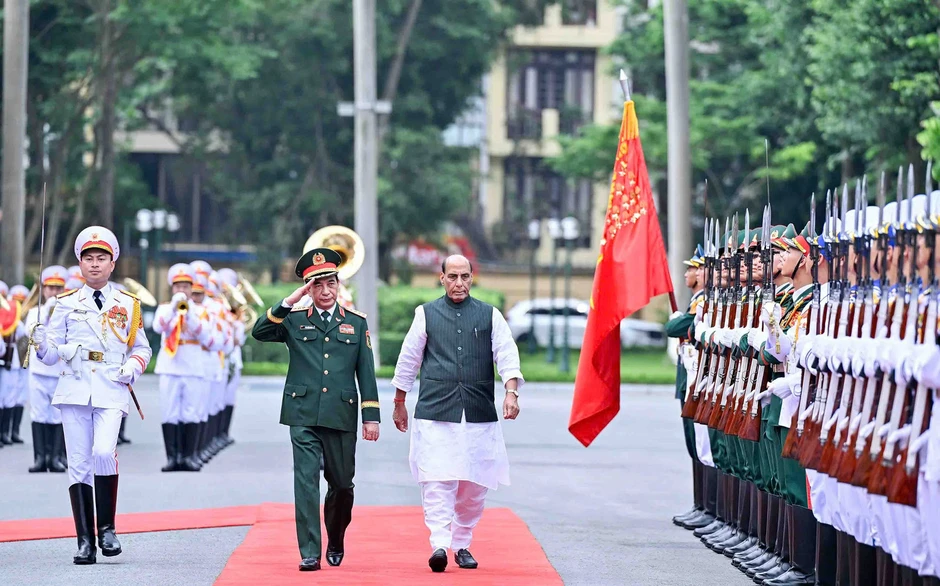 Đại tướng Phan Văn Giang chủ trì lễ đón Bộ trưởng Quốc phòng Ấn Độ Đại tướng Phan Văn Giang chủ trì lễ đón Bộ trưởng Quốc phòng Ấn Độ