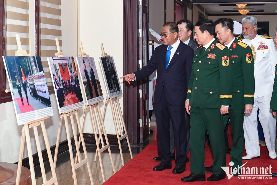 Đại tướng Phan Văn Giang chủ trì lễ đón Bộ trưởng Quốc phòng Malaysia