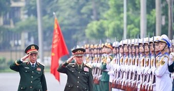 Đại tướng Phan Văn Giang chủ trì lễ đón Phó thủ tướng, Bộ trưởng Quốc phòng Lào