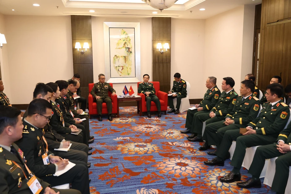 Đại tướng Phan Văn Giang gặp Phó Chủ tịch Quân ủy Trung ương Trung Quốc Đại tướng Phan Văn Giang gặp Phó Chủ tịch Quân ủy Trung ương Trung Quốc
