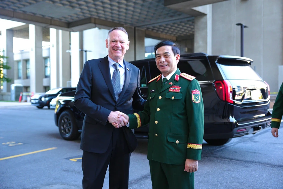 Đại tướng Phan Văn Giang hoan nghênh Canada dự triển lãm quốc phòng Việt Nam Đại tướng Phan Văn Giang hoan nghênh Canada dự triển lãm quốc phòng Việt Nam