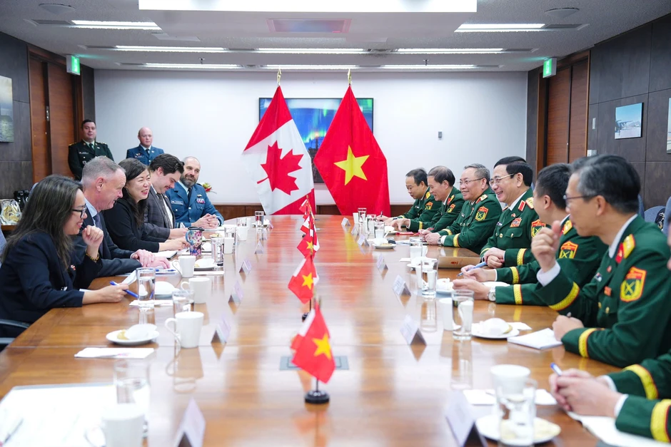 Đại tướng Phan Văn Giang hoan nghênh Canada dự triển lãm quốc phòng Việt Nam Đại tướng Phan Văn Giang hoan nghênh Canada dự triển lãm quốc phòng Việt Nam
