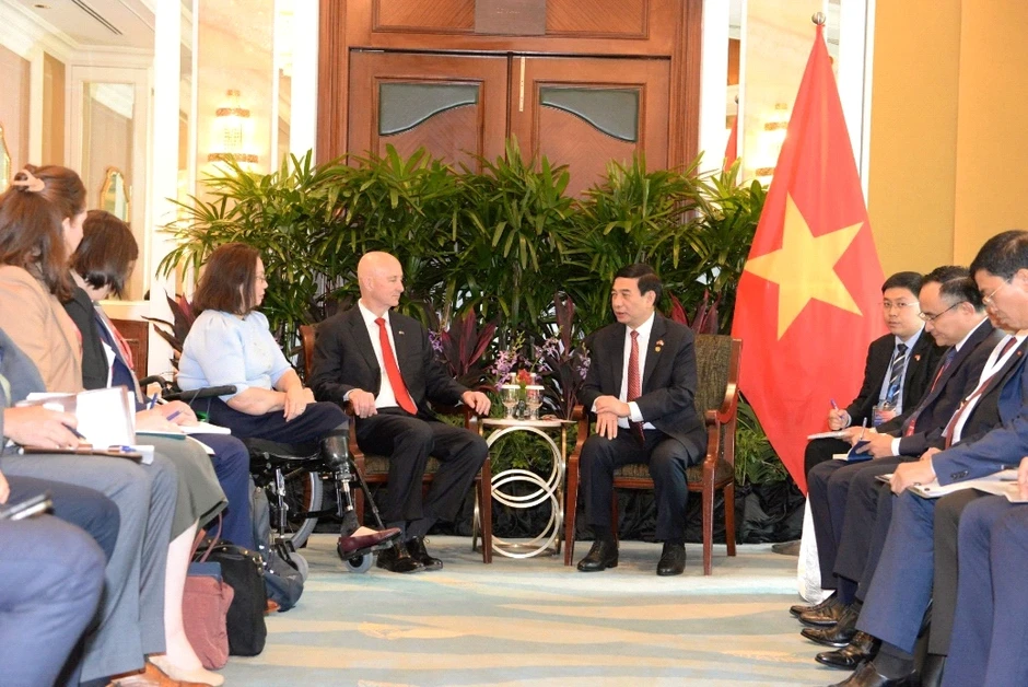 Đại tướng Phan Văn Giang mời Bộ trưởng Chiến tranh Mỹ dự Triển lãm Quốc phòng Việt Nam Đại tướng Phan Văn Giang mời Bộ trưởng Chiến tranh Mỹ dự Triển lãm Quốc phòng Việt Nam