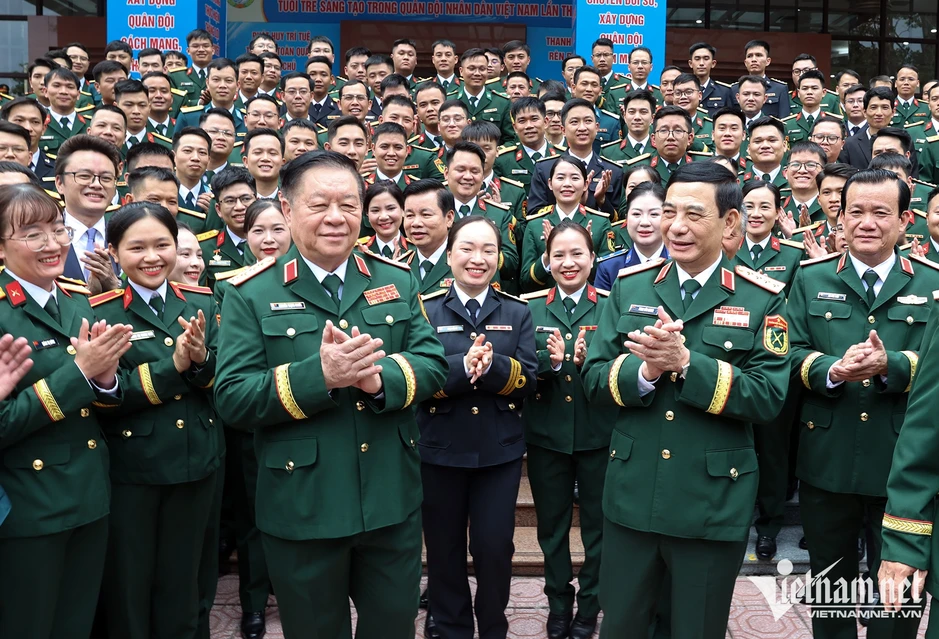 Đại tướng Phan Văn Giang: Sẵn sàng thương mại sản phẩm khoa học, kể cả tên lửa, xe tăng Đại tướng Phan Văn Giang: Sẵn sàng thương mại sản phẩm khoa học, kể cả tên lửa, xe tăng