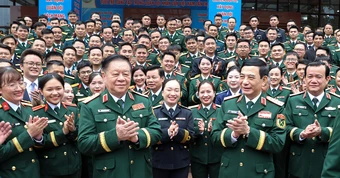 Đại tướng Phan Văn Giang: Sẵn sàng thương mại sản phẩm khoa học, kể cả tên lửa, xe tăng