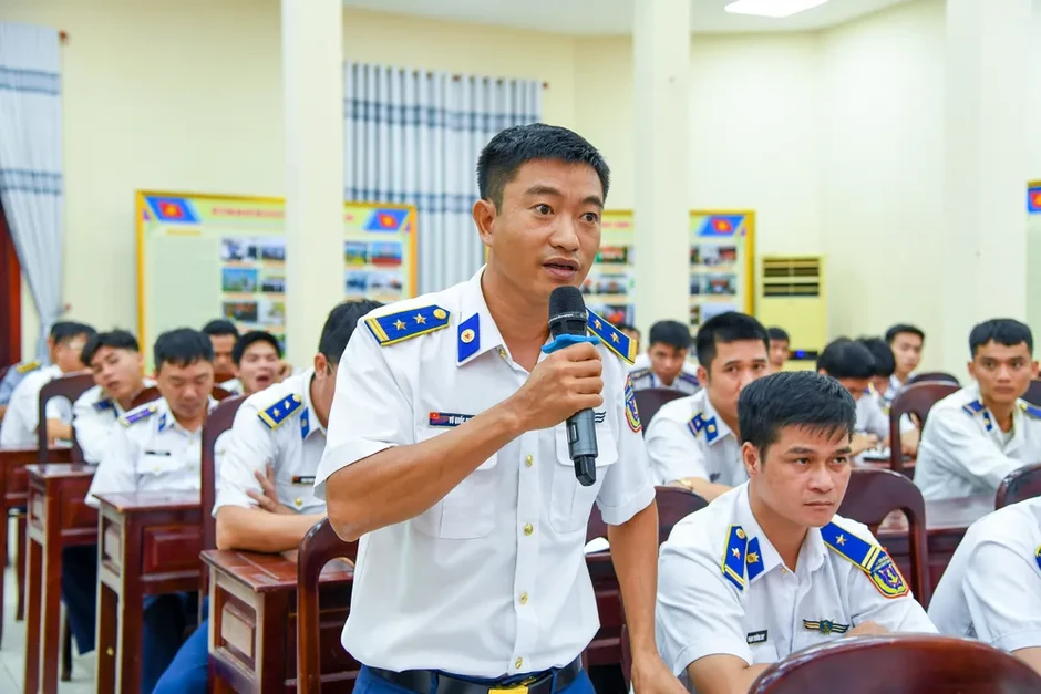 Đối thoại dân chủ tại Vùng Cảnh sát biển 3 Đối thoại dân chủ tại Vùng Cảnh sát biển 3