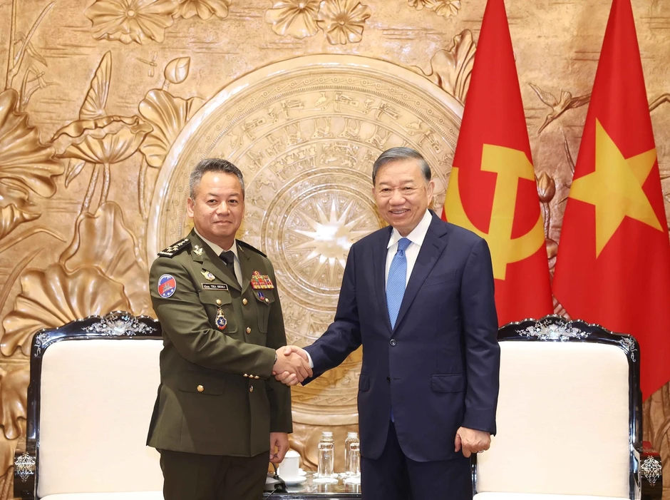 Dù thế giới có diễn biến thế nào, Lào luôn kề vai sát cánh với Việt Nam Dù thế giới có diễn biến thế nào, Lào luôn kề vai sát cánh với Việt Nam
