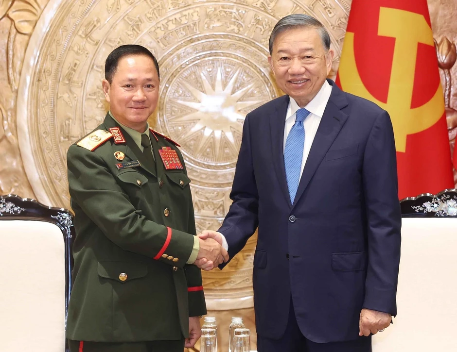 Dù thế giới có diễn biến thế nào, Lào luôn kề vai sát cánh với Việt Nam Dù thế giới có diễn biến thế nào, Lào luôn kề vai sát cánh với Việt Nam