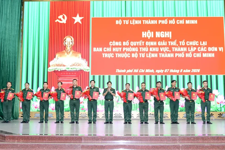 Giải thể, tổ chức lại Ban Chỉ huy phòng thủ khu vực trực thuộc Bộ Tư lệnh TPHCM