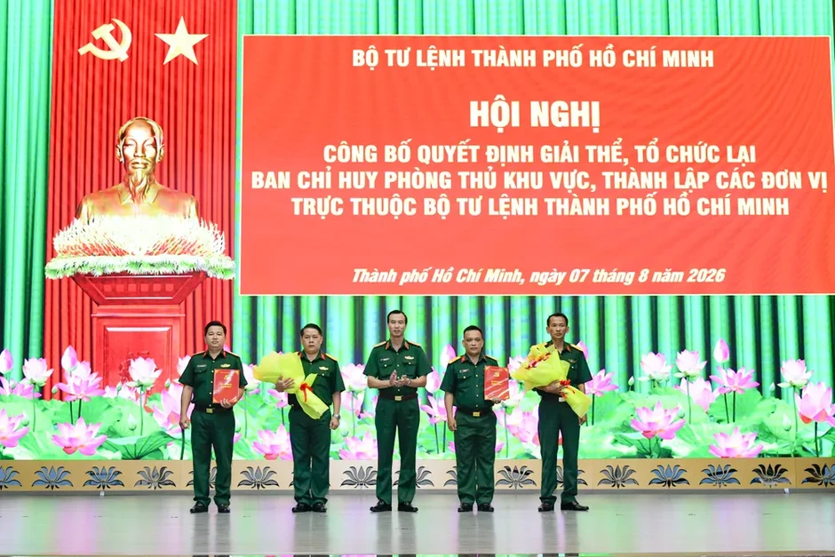 Giải thể, tổ chức lại Ban Chỉ huy phòng thủ khu vực trực thuộc Bộ Tư lệnh TPHCM