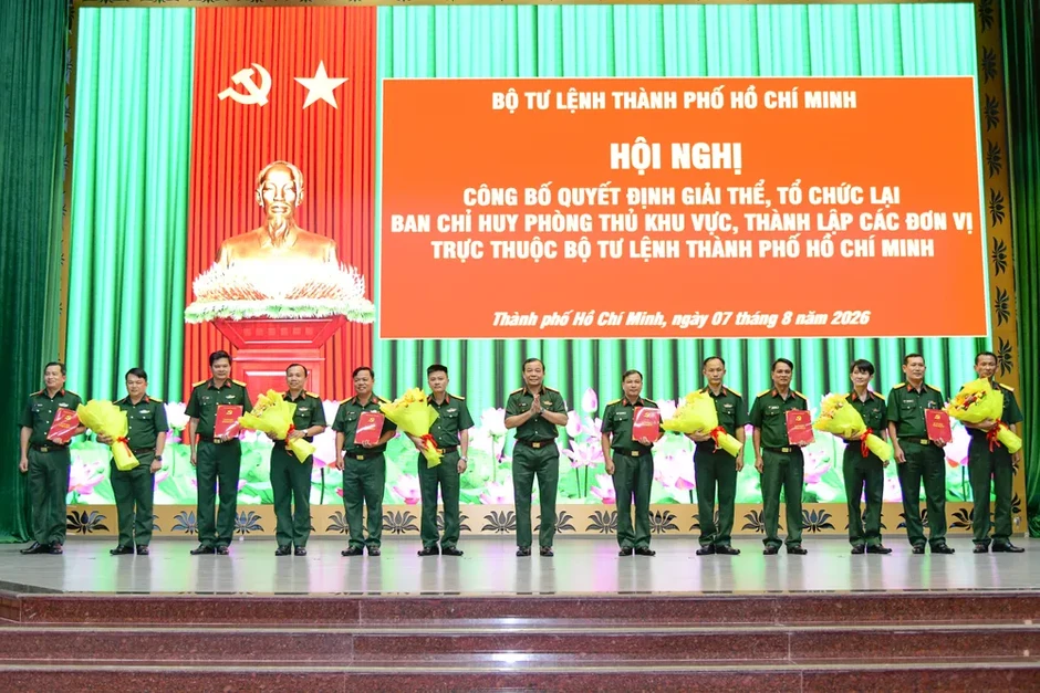 Giải thể, tổ chức lại Ban Chỉ huy phòng thủ khu vực trực thuộc Bộ Tư lệnh TPHCM