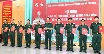 Hơn 170 sĩ quan dự bị tại TPHCM được thăng quân hàm