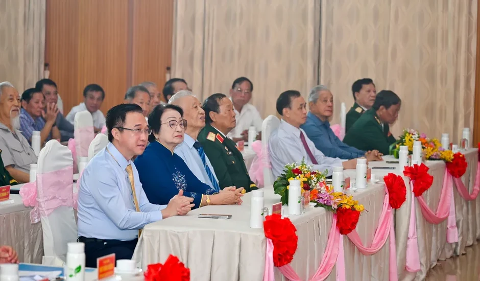 Kỷ niệm 80 năm Ngày truyền thống Lực lượng vũ trang Bà Rịa - Vũng Tàu Kỷ niệm 80 năm Ngày truyền thống Lực lượng vũ trang Bà Rịa - Vũng Tàu