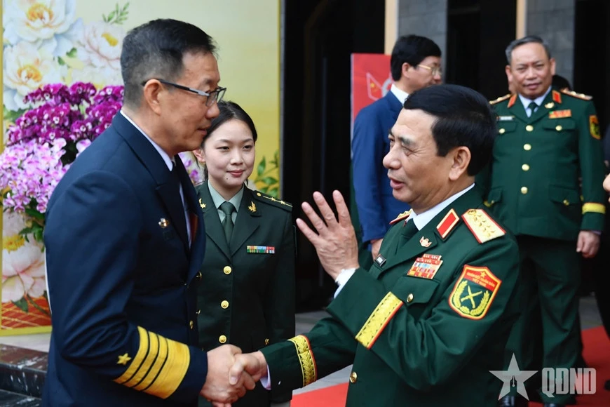 Lễ tiễn Thượng tướng Đổng Quân, Bộ trưởng Quốc phòng Trung Quốc tại cửa khẩu Lễ tiễn Thượng tướng Đổng Quân, Bộ trưởng Quốc phòng Trung Quốc tại cửa khẩu