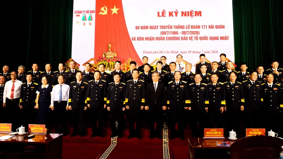 Lữ đoàn 171 nhận Huân chương Bảo vệ Tổ quốc hạng nhất