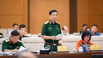 Luật hóa quy định đưa sĩ quan quân đội chính quy về cấp xã